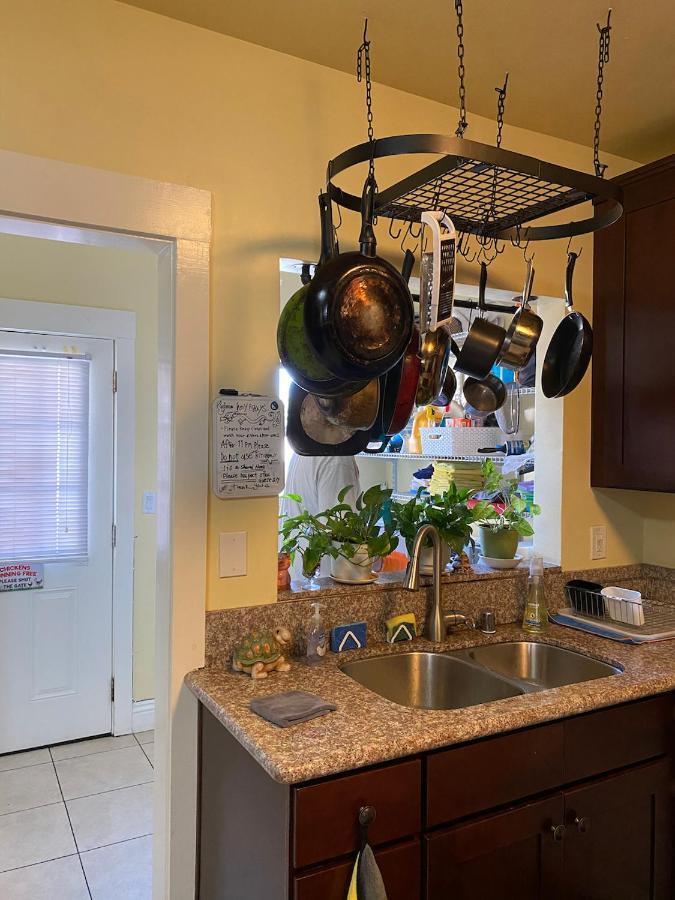 Private Los Angeles Room w/ Free WIFI, AC&Private Fridge. Exterior foto